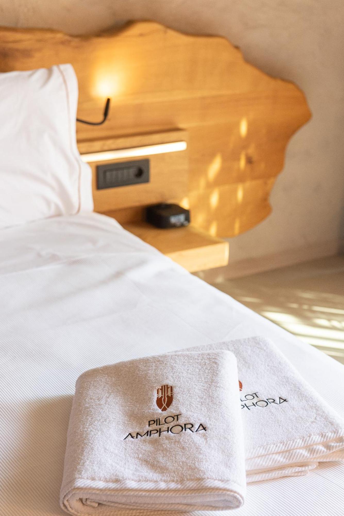 Pilot Amphora Boutique Hotel "Adults Only" Georgioupoli Oda fotoğraf